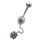 Piercing mit Blüten Design und Anhänger