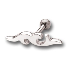 Helix Ohrpiercing mit einem Tribal Design 16