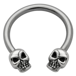 Side Hufeisen Piercing mit Totenkopf Motiv