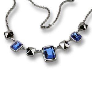 Collier aus Edelstahl mit blauen Kristallen