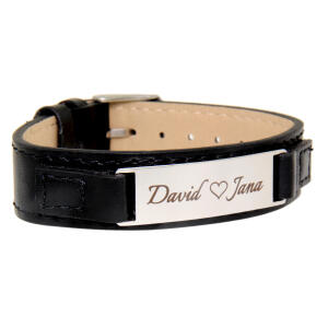 Schmales Lederarmband schwarz mit mattierter Gravurplatte und individueller Gravur