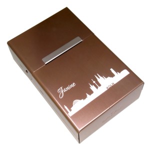 International Connection Zigarettenetui aus Aluminium sandfarbig mit individueller Gravur