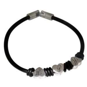 Armband aus schwarzem Kautschuk mit drei herzförmigen Stahlelementen und Wunsch Initalen 17cm / 18cm / 19cm / 20cm / 21cm / 22c