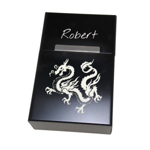 International Connection Zigarettenetui aus Aluminium schwarz mit individueller Gravur black