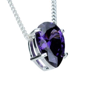 In Silber gefasster Zirkonia-Anhänger, Träne mit Kette, amethyst