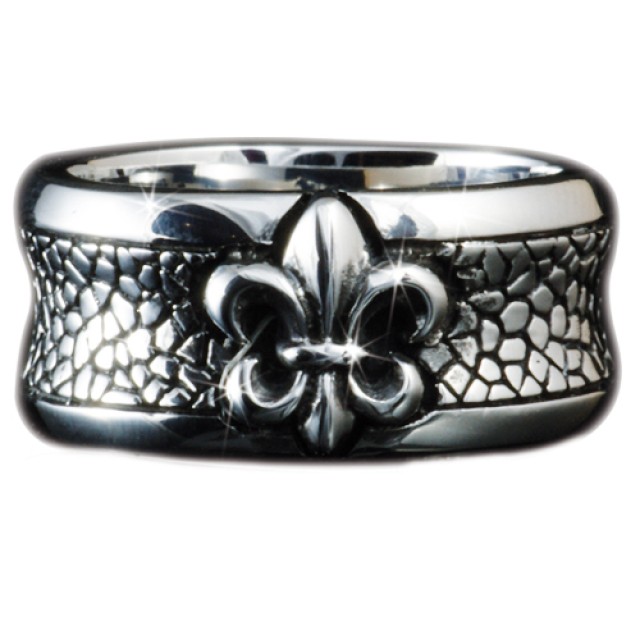 KOOLKATANA Fleur de Lys Ring