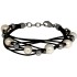 Lederarmband schwarz mit weißen Süsswasserperlen und silbernen Kunstperlen
