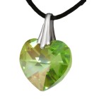 Swarovski-Kristallherz hell grün mit einer Kordelkette