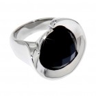 SONDERANGEBOT Glänzend polierter Ring aus Edelstahl mit schwarzem facettierten Stein in Schwarz