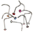 Gebogener Nasenstecker in 0,8 mm St&auml;rke mit einer 2 mm gro&szlig;en Kugel und einem Kristallstein