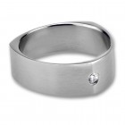 Steel ring with a wide shank, zirconia