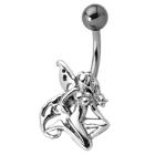 Bauchnabel Piercing mit nackter Elfe - sie richtet ihre Flügel